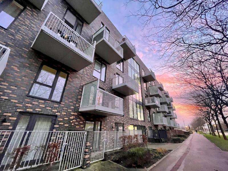 Classy Campbell Park Apartment, Balcony & Free Parking Milton Keynes Exterior photo